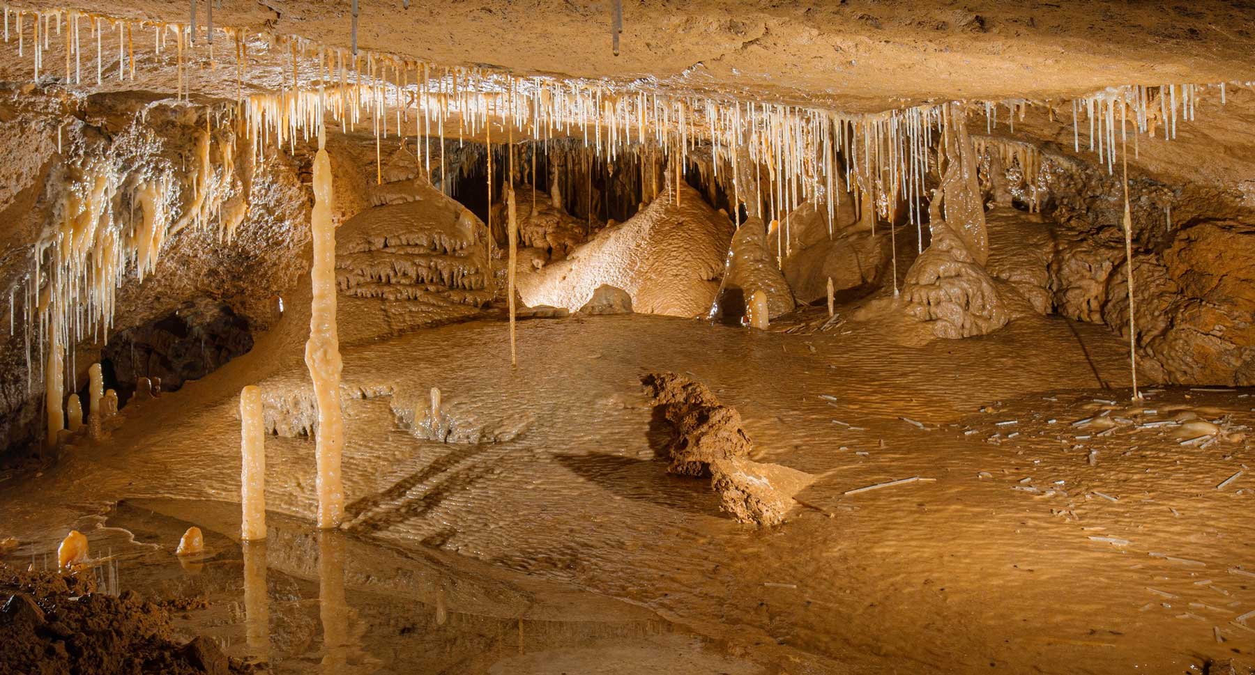 Lincoln Caverns and Whisper Rocks